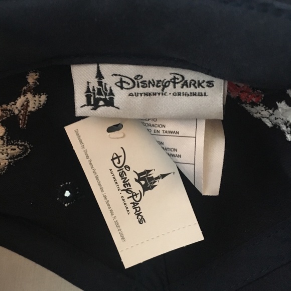 ❌SOLD❌ Disney Mickey Mouse Baseball Cap - Picture 5 of 5